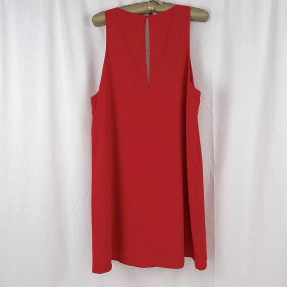 Lulu’s Near or Bar Red Shift Dress Sleeveless Keyhole back Gold Bar size Large - Picture 8 of 11